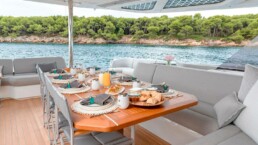 du thuyền Fountaine Pajot Thira 80 Vietyacht Plus