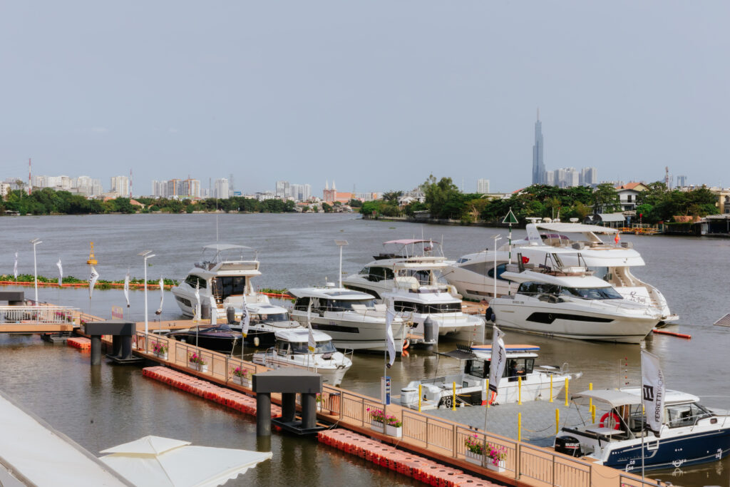 cho thuê du thuyền