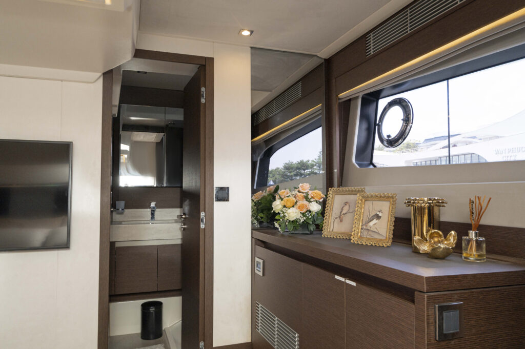 ban du thuyen cu Prestige 520 - Vietyacht Plus