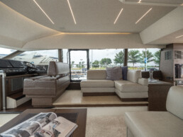 du thuyền đã qua sử dụng Prestige 520