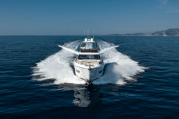 du thuyền Ferretti Yacht 670 new