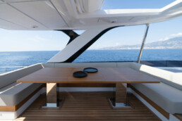 du thuyền Ferretti Yacht 670 new