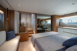 du thuyền Ferretti Yacht 670 new
