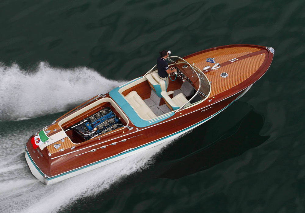 du thuyen go Riva Lamboghini - Vietyacht Plus
