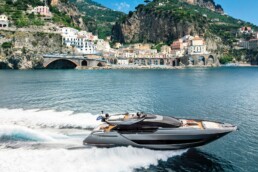 du thuyen Ferretti Group
