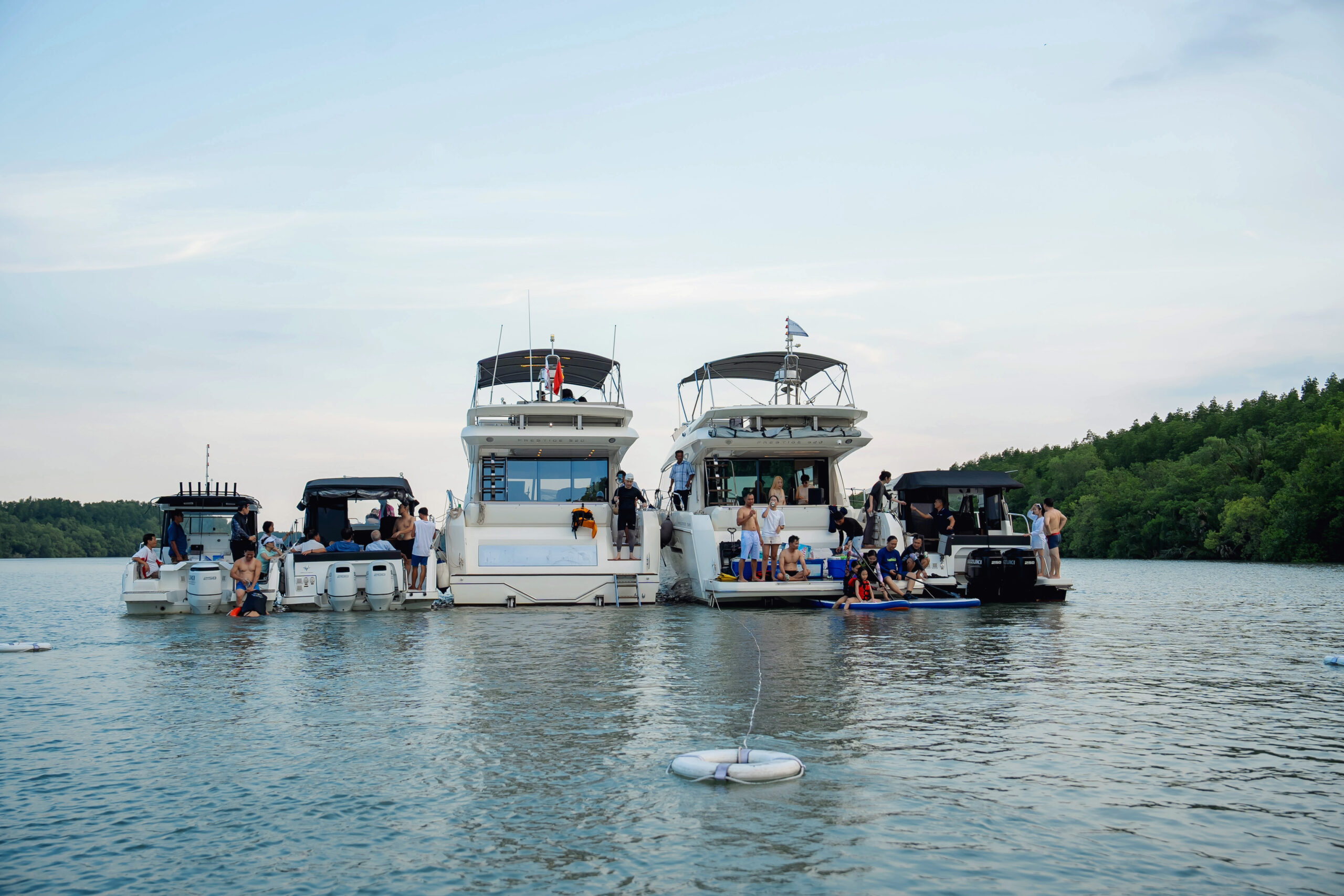 Dịch vụ cho thuê du thuyền cá nhân VietyachtPlus