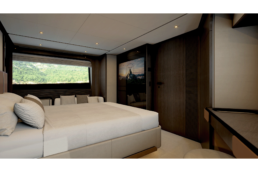 Ferretti Yachts 800
