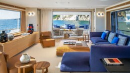 du thuyền Custom Line Navetta 30