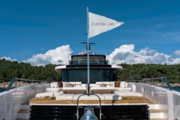 du thuyền Custom Line Navetta 38