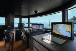 du thuyền Custom Line Navetta 38
