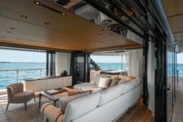du thuyền Custom Line Navetta 38