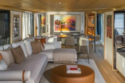 du thuyền Custom Line Navetta 38