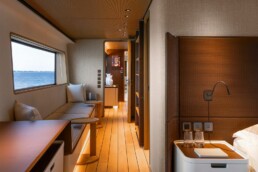 du thuyền Custom Line Navetta 38