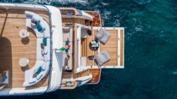 du thuyền Custom Line Navetta 42