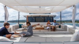 du thuyền Custom Line Navetta 42