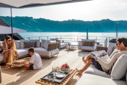 du thuyền Custom Line 106