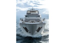 du thuyền Ferretti Yacht 940
