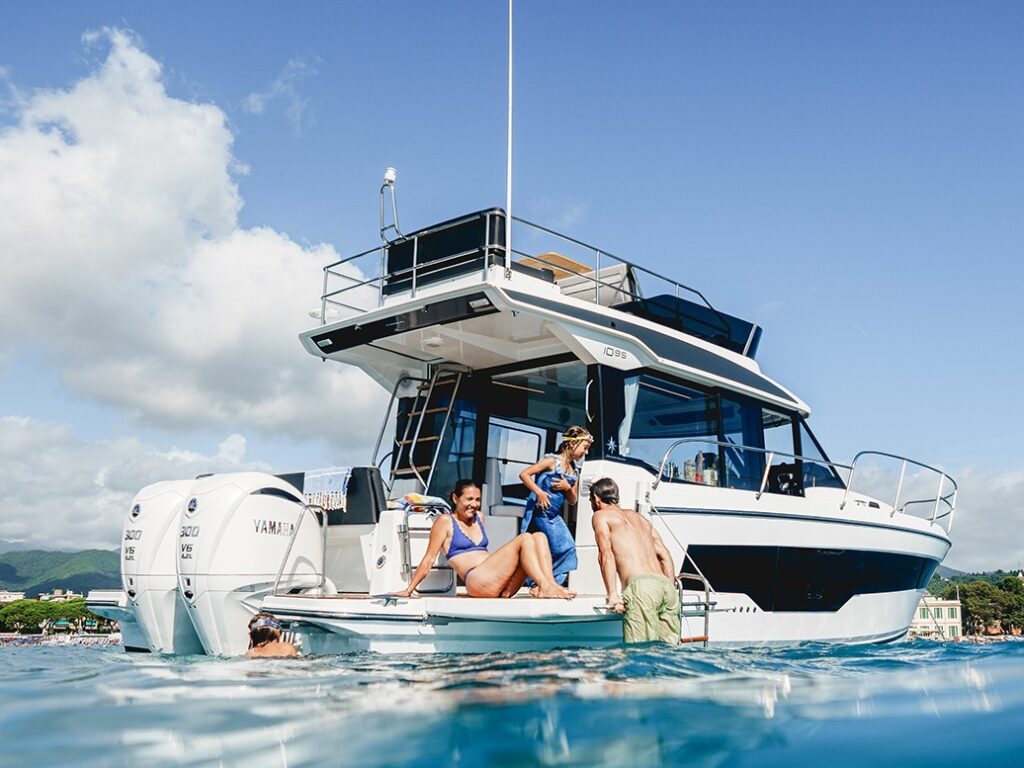 du thuyền Merry Fisher 1095 Fly seire 2