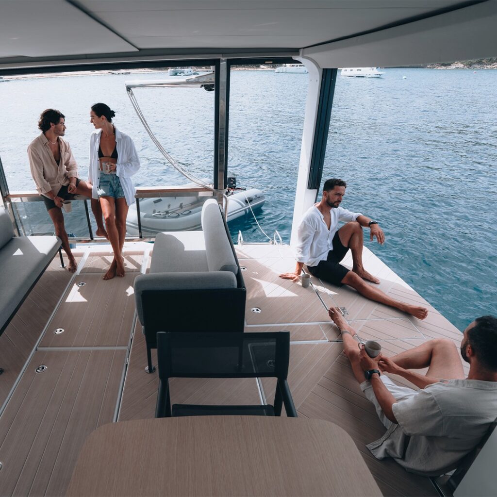 du thuyền nhập khẩu Jeanneau