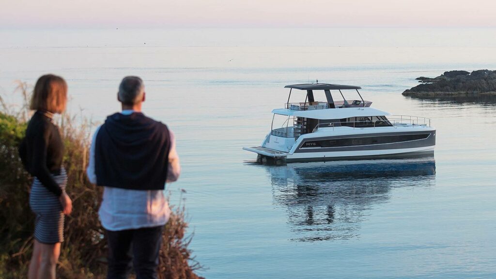 du thuyền nhập khẩu fountaine pajot MY6