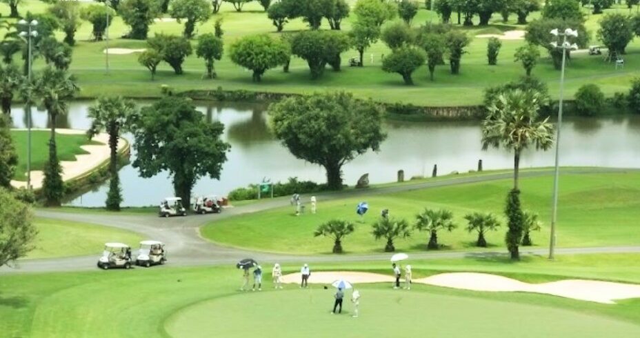 du thuyen di danh golf tai Saigon 1