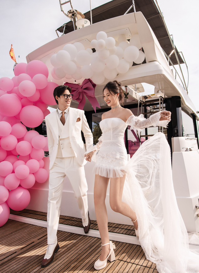 tiec-ky-niem-tren-du-thuyen-vietyacht-plus-song-sai-gon