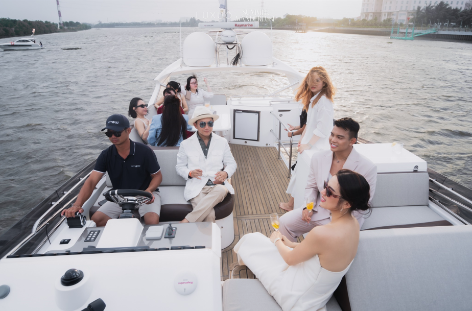 flybridge-du-thuyen-vietyacht-plus-goc-check-in-tren-cao