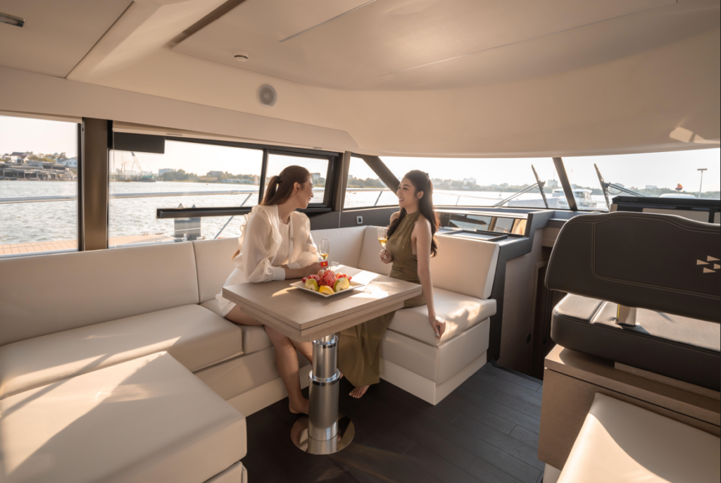 cabin-lounge-du-thuyen-vietyacht-plus