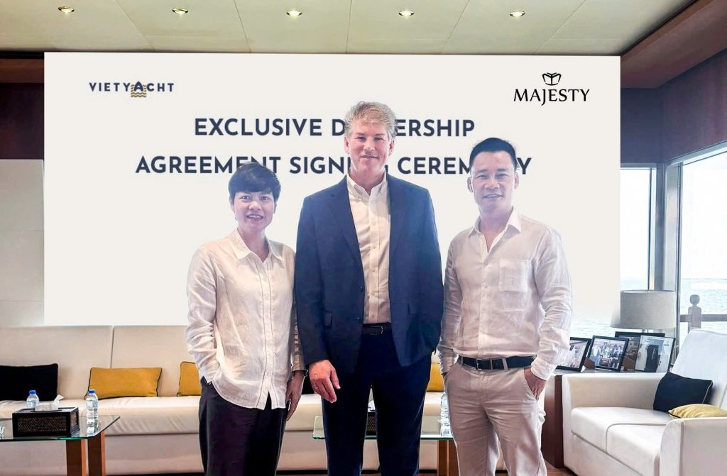 du thuyền nhập khẩu Majesty