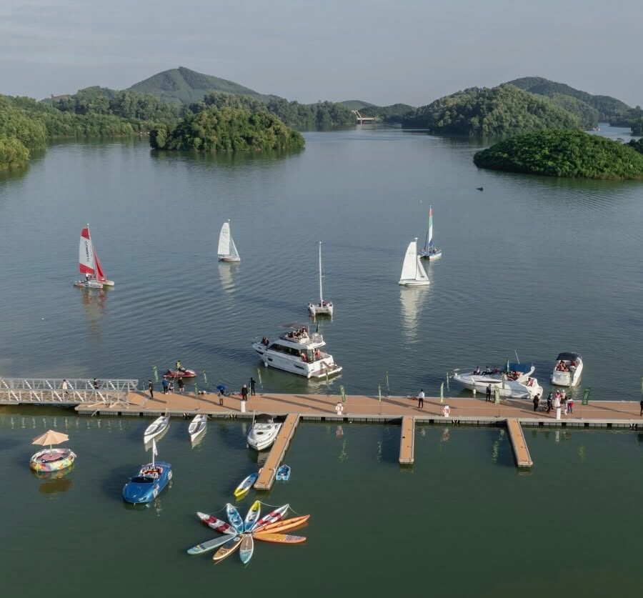thi công ben du thuyen Flamingo ho Nui Coc - Vietyacht Plus