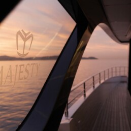 du thuyền nhập khẩu Majesty