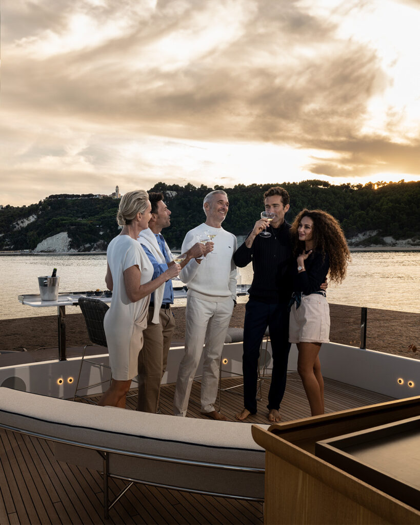 MUA BAN DU THUYEN CHO DOANH NHAN - VIETYACHT PLUS