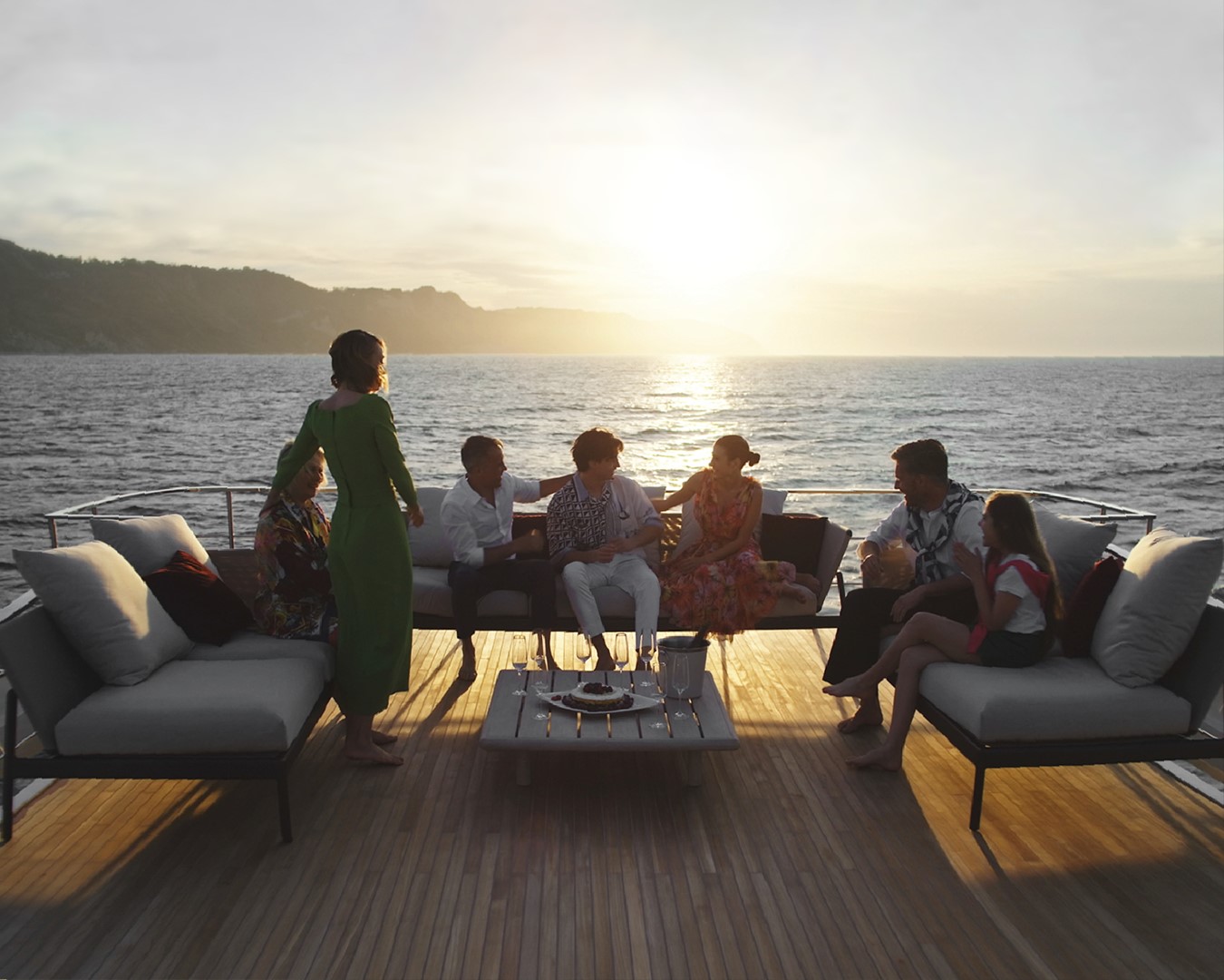 du thuyen tiep khach - Vietyacht Plus