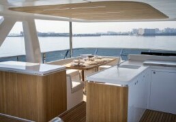 mua ban du thuyen Nomad 101 - Vietyacht Plus