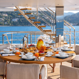 tiec chieu dai tren du thuyen ca nhan Vietyacht Plus