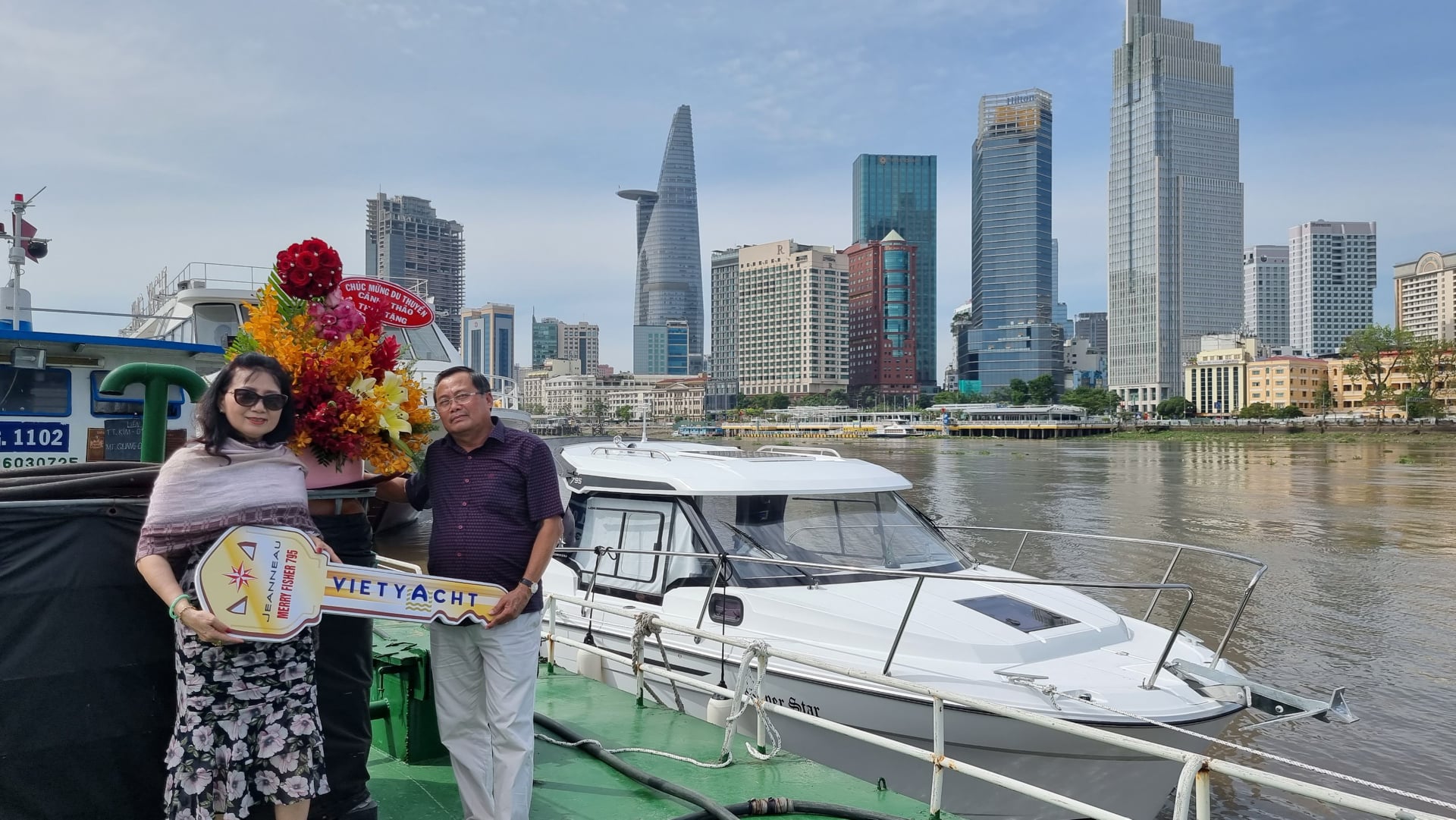 ban giao thuyen Merry Fisher 895tai Viet Nam