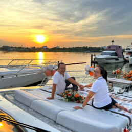 thue du thuyen song Saigon to chuc ki niem - Vietyacht Plus