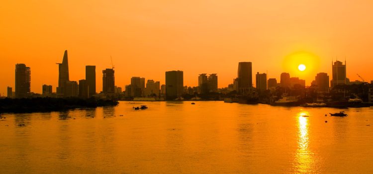 hoàng hôn sông Saigon - tour du thuyền Vietyacht Plus