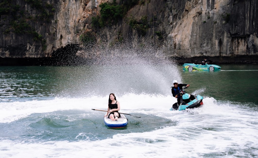 du thuyen ket hop watersport - Vietyacht Plus - SUP, jetski, watercar