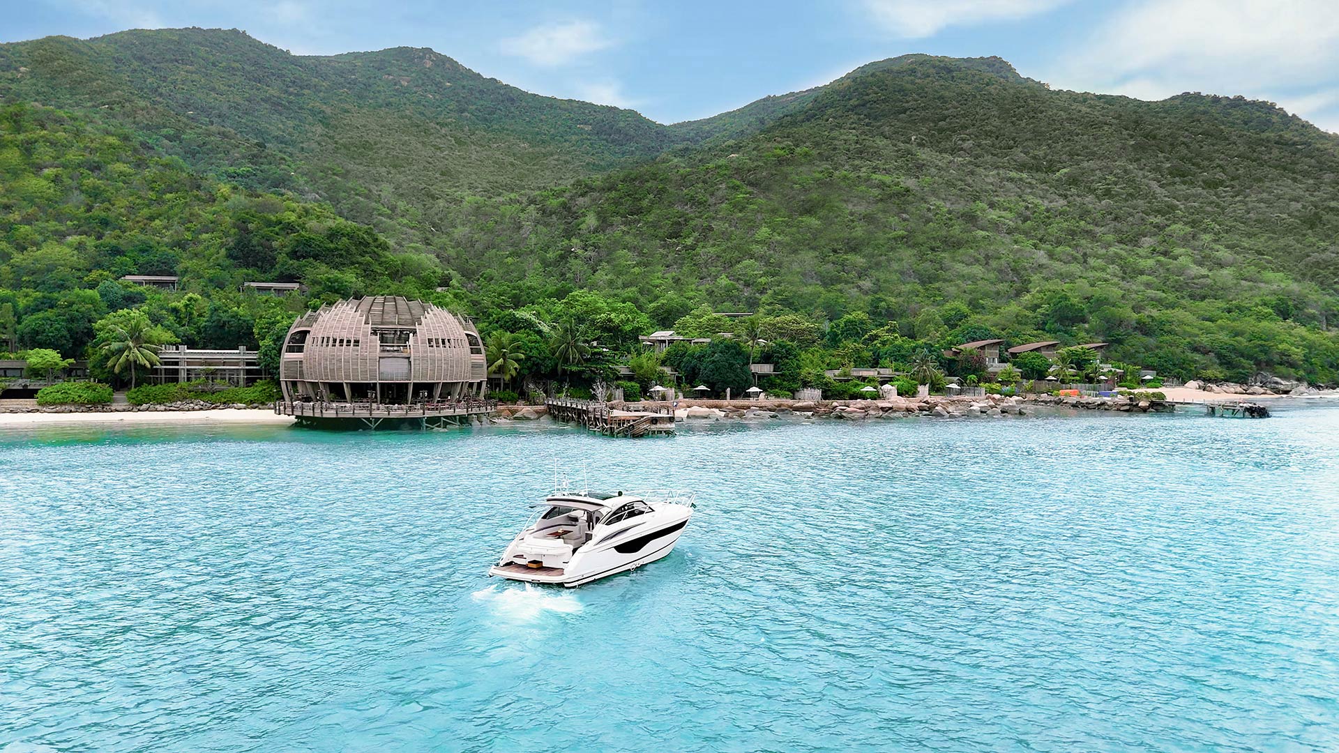 thue du thuyen đi nha trang - Vietyacht Plus