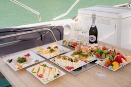 Vietyacht Plus - tour du thuyen Ha Long rieng tu - Finger food