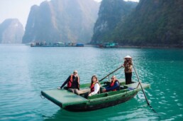 Vietyacht Plus - tour du thuyen Ha Long rieng tu - cheo do nan